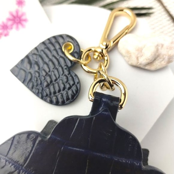 Gorgeous upcycled hand crafted leather handbag charm 3d flower - Picture 6 of 7